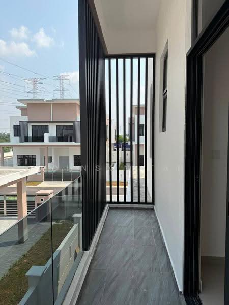 Rumah Kluster untuk Dijual di Skudai (Johor) - Johnson Tan - Balcony - PropertyGuru.com.my