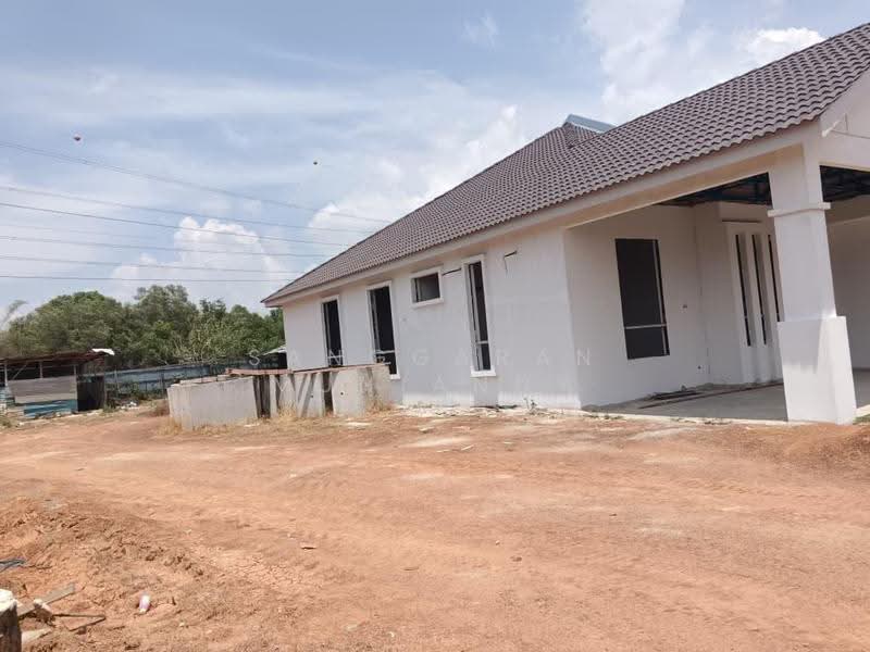 Semi-Detached House for Sale in Rumah Berkembar Setingkat di Kepala Batas (Kepala Batas) - Sanggaran Muniandy - Exterior - PropertyGuru.com.my