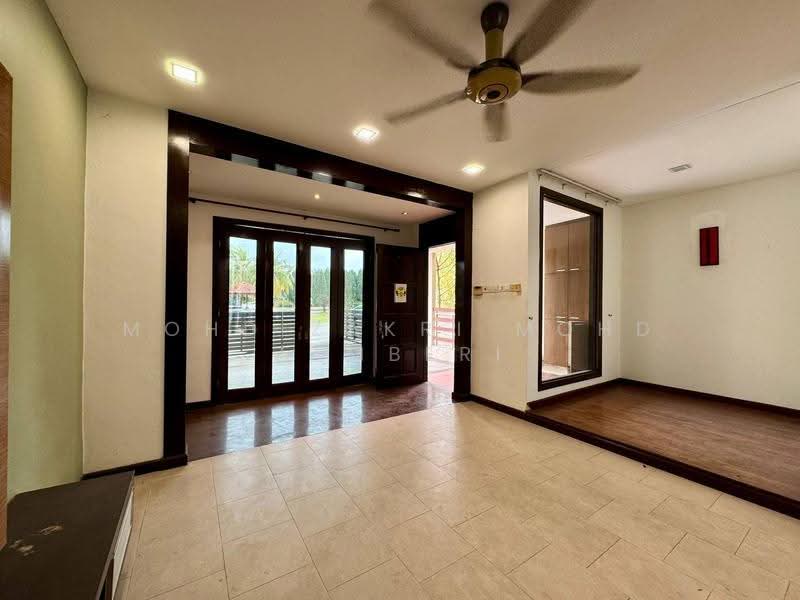 2-storey Terraced House for Sale in Bukit Jelutong (Shah Alam) - Mohd Zakri Mohd Zamberi - Living Room - PropertyGuru.com.my