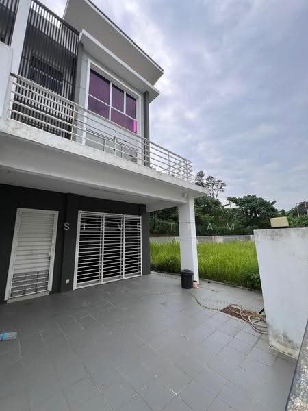 Rumah Teres 3-Tingkat untuk Dijual di Taman Desa Serdang (Seri Kembangan) - Steve Tham - Exterior - PropertyGuru.com.my