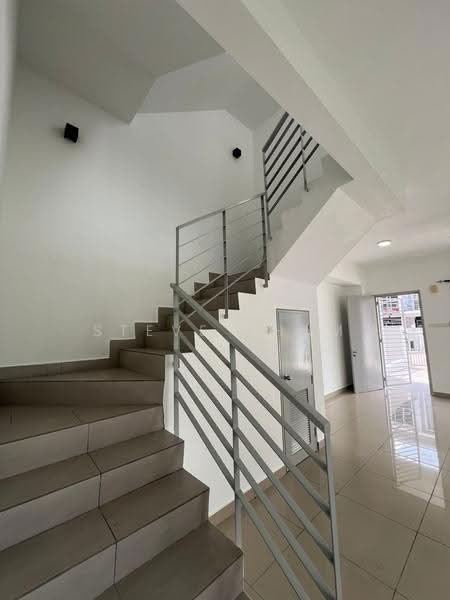 Rumah Teres 3-Tingkat untuk Dijual di Taman Desa Serdang (Seri Kembangan) - Steve Tham - Interior - PropertyGuru.com.my