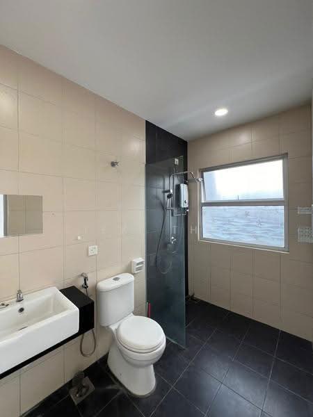 Rumah Teres 3-Tingkat untuk Dijual di Taman Desa Serdang (Seri Kembangan) - Steve Tham - Bathroom - PropertyGuru.com.my