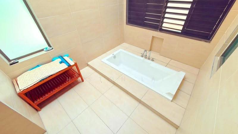 Semi-Detached House for Rent in East Ledang (Iskandar Puteri (Nusajaya)) - Heston Lai - Bathroom - PropertyGuru.com.my