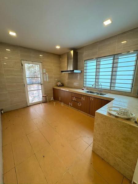 Rumah Teres 2-Tingkat untuk Disewa di Bandar Putra Permai (Seri Kembangan) - Wai Ann Teng - Kitchen - PropertyGuru.com.my
