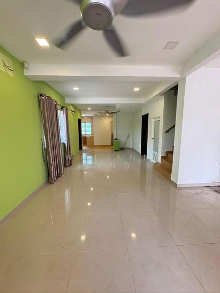 Rumah Teres 2-Tingkat untuk Disewa di Bandar Putra Permai (Seri Kembangan) - Wai Ann Teng - Living Room - PropertyGuru.com.my