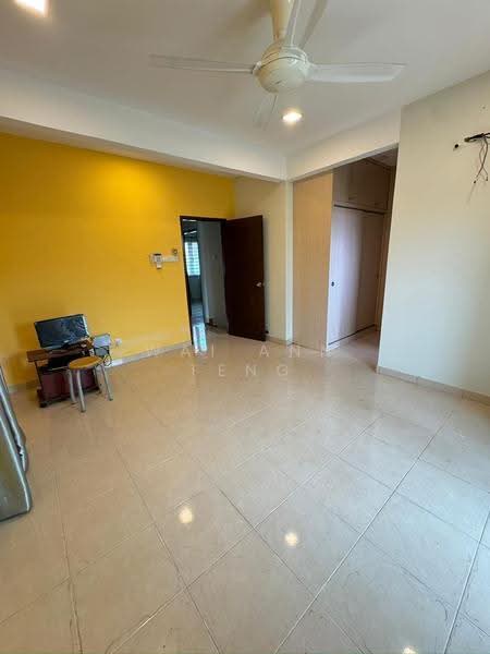 Rumah Teres 2-Tingkat untuk Disewa di Bandar Putra Permai (Seri Kembangan) - Wai Ann Teng - Living Room - PropertyGuru.com.my
