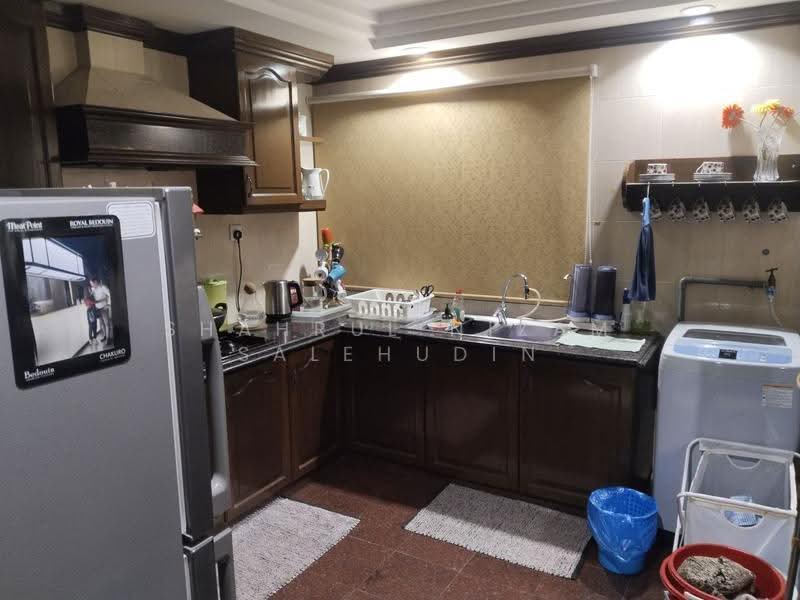 Condominium for Sale at Teratai Mewah Condominium - Shahrul Nizam Salehudin - Kitchen - PropertyGuru.com.my