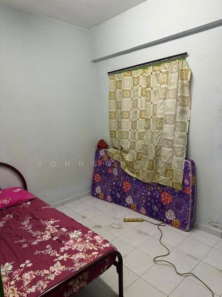 Pangsapuri untuk Dijual di Sri Kenari Apartment - Johnson Tan - Bedroom - PropertyGuru.com.my