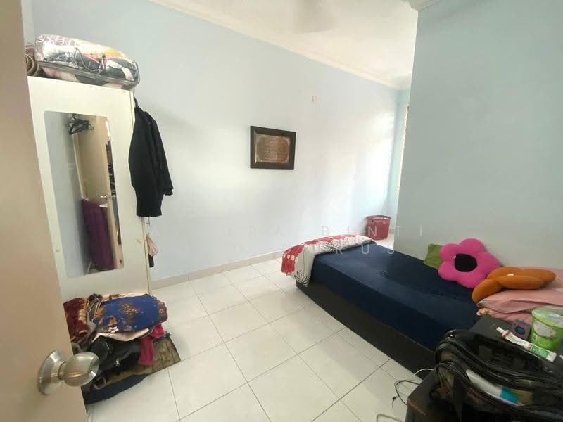 2-storey Terraced House for Sale in Seksyen 4, Bandar Baru Bangi (Bandar Baru Bangi) - Maizura binti Mohd Darus - Bedroom - PropertyGuru.com.my