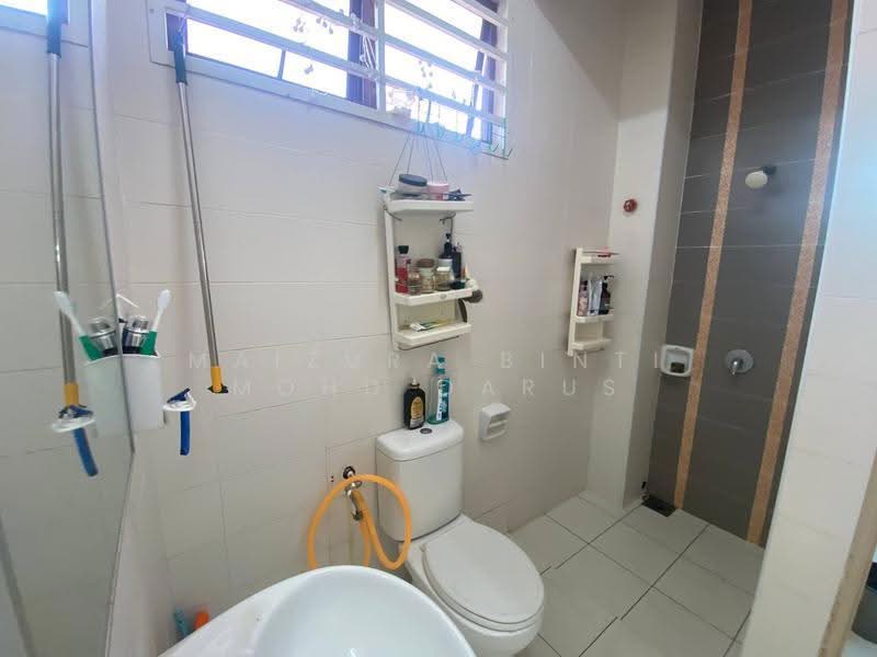 2-storey Terraced House for Sale in Seksyen 4, Bandar Baru Bangi (Bandar Baru Bangi) - Maizura binti Mohd Darus - Bathroom - PropertyGuru.com.my