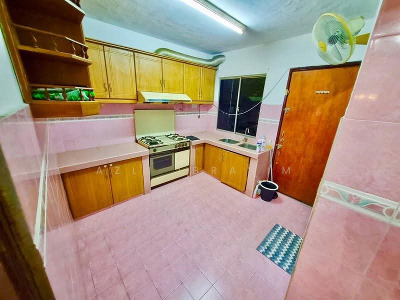 2-storey Terraced House for Sale in Bandar Baru Sri Petaling (Sri Petaling) - Azli Ibrahim - Kitchen - PropertyGuru.com.my