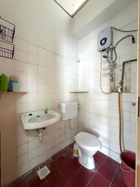 2-storey Terraced House for Sale in Ampang Jaya (Ampang) - Vickky Wong CF - Bathroom - PropertyGuru.com.my