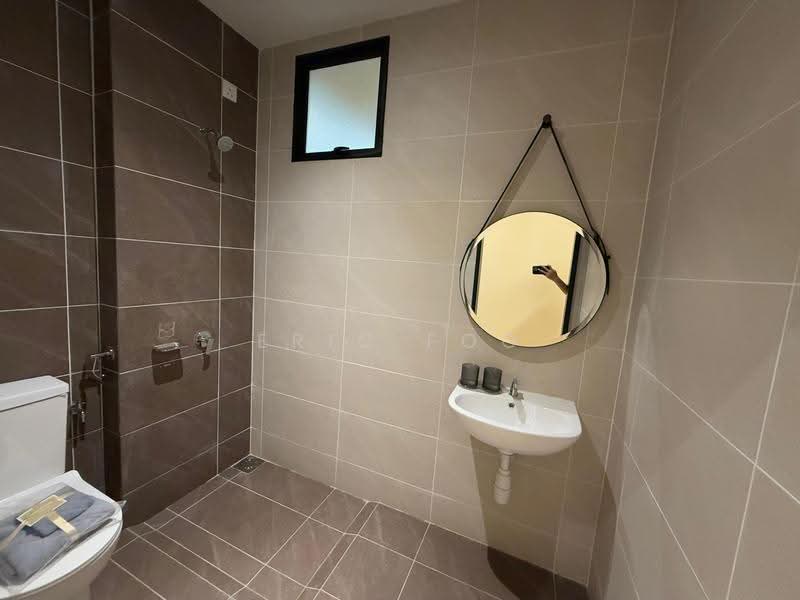 Pangsapuri untuk Dijual di Pinegate Residency Project~Kimlun Land - Eric Foo - Bathroom - PropertyGuru.com.my