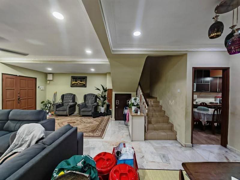 2-storey Terraced House for Sale in Taman Sri Manja (Petaling Jaya) - Azli Ibrahim - Living Room - PropertyGuru.com.my