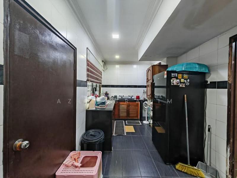 2-storey Terraced House for Sale in Taman Sri Manja (Petaling Jaya) - Azli Ibrahim - Kitchen - PropertyGuru.com.my