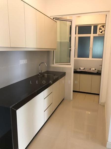 Kediaman Servis untuk Dijual di Glomac Damansara - Leon Teh - Kitchen - PropertyGuru.com.my