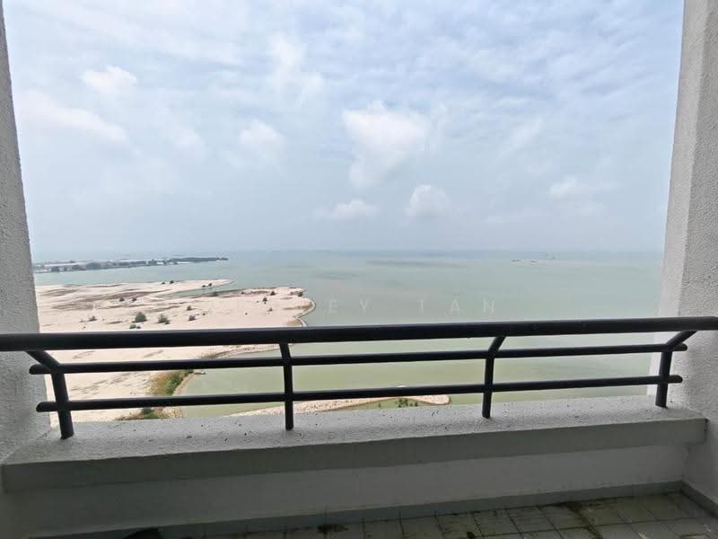 Kondominium untuk Disewa di Ocean Palms Condominium - Wesley Tan - Balcony - PropertyGuru.com.my