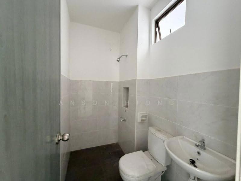 Rumah Teres 2-Tingkat untuk Dijual di Skudai (Johor) - Anson Hiong - Bathroom - PropertyGuru.com.my