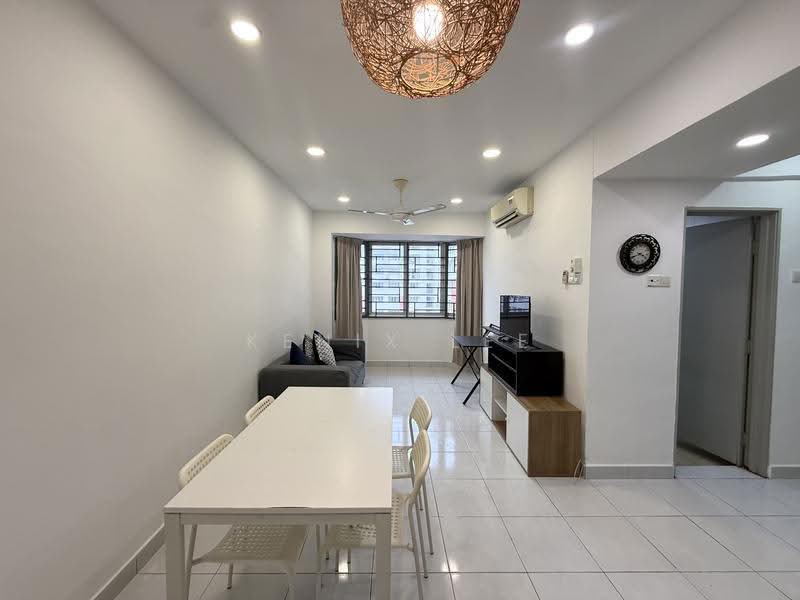 Kediaman Servis untuk Disewa di Main Place Residence - Kenix Lee - Living Room - PropertyGuru.com.my