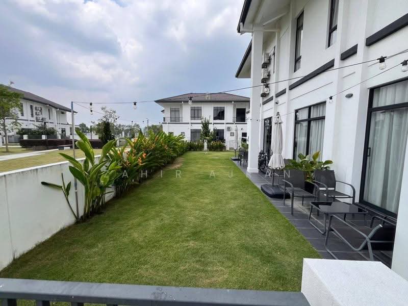 Rumah Berkembar untuk Dijual di Kuala Selangor (Selangor) - Zahir Ajran - Exterior - PropertyGuru.com.my