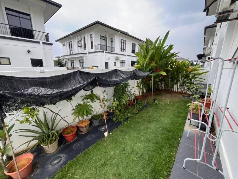Rumah Berkembar untuk Dijual di Kuala Selangor (Selangor) - Zahir Ajran - Exterior - PropertyGuru.com.my