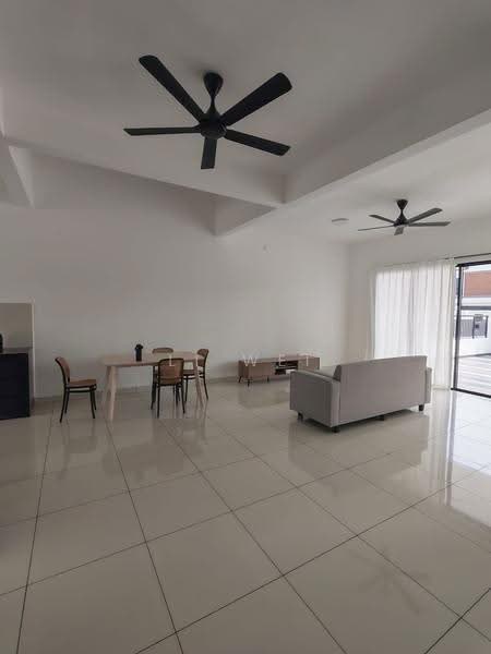 Rumah Teres 2-Tingkat untuk Disewa di Iskandar Puteri (Nusajaya) (Johor) - Li Wei - Living Room - PropertyGuru.com.my