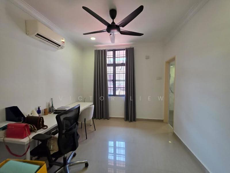 Rumah Teres 2-Tingkat untuk Dijual di Seksyen 5 (Kota Damansara) - Victor Liew - Study - PropertyGuru.com.my