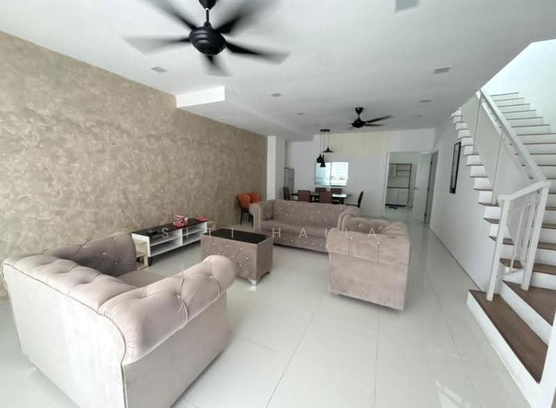 2-storey Terraced House for Rent in Cyberjaya (Selangor) - Siti Haila - Living Room - PropertyGuru.com.my