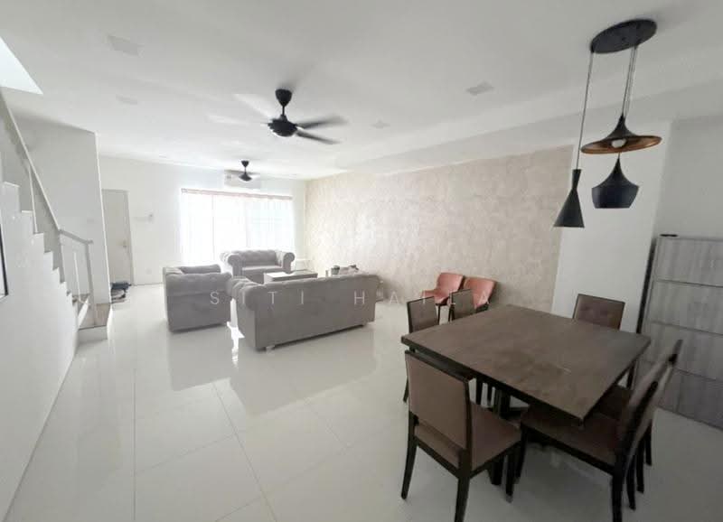 2-storey Terraced House for Rent in Cyberjaya (Selangor) - Siti Haila - Living Room - PropertyGuru.com.my