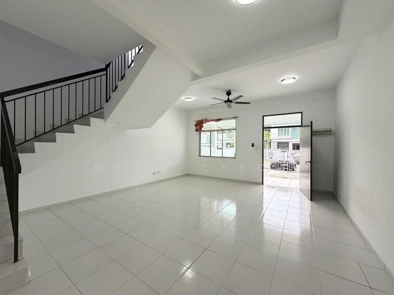 Rumah Teres 2-Tingkat untuk Dijual di Taman Scientex Rawang (Rawang) - Mandy Cheow - Living Room - PropertyGuru.com.my
