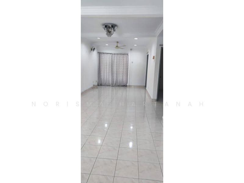 Rumah Bandar untuk Dijual di Jalan Klang Lama (Old Klang Road) (Kuala Lumpur) - Norisma Hartanah - Living Room - PropertyGuru.com.my