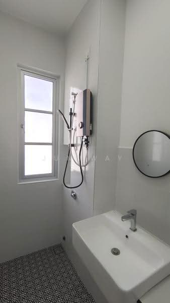 2-storey Terraced House for Rent in Eco Majestic (Semenyih) - Juneway Lee - Bathroom - PropertyGuru.com.my