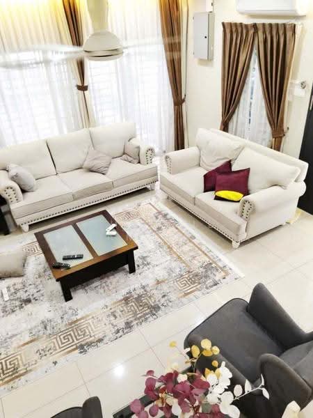 Rumah Berkembar untuk Dijual di Bangi (Selangor) - Shahrul Nizam Salehudin - Living Room - PropertyGuru.com.my