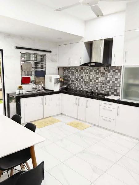 Rumah Berkembar untuk Dijual di Bangi (Selangor) - Shahrul Nizam Salehudin - Kitchen - PropertyGuru.com.my