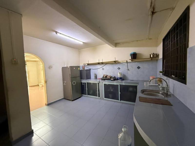Rumah Teres 2-Tingkat untuk Dijual di Taman Johor Jaya (Johor Bahru) - Zoey Lee - Kitchen - PropertyGuru.com.my
