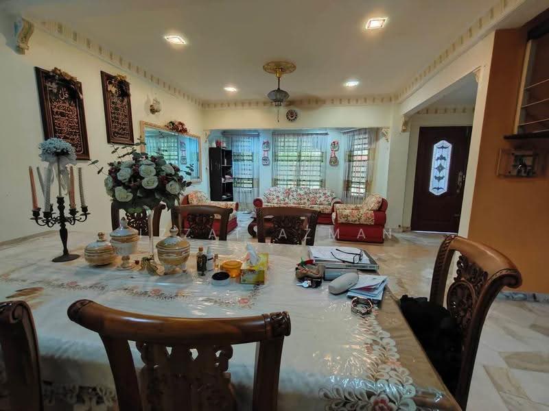 2-storey Terraced House for Sale in Kuantan (Pahang) - Izzat Azman - Living Room - PropertyGuru.com.my