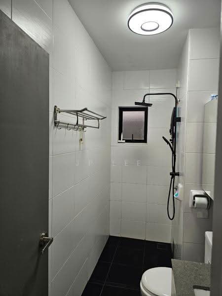 Kediaman Servis untuk Dijual di Sky View - JP Lee - Bathroom - PropertyGuru.com.my