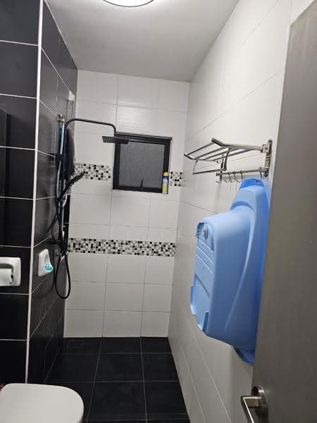 Kediaman Servis untuk Dijual di Sky View - JP Lee - Bathroom - PropertyGuru.com.my