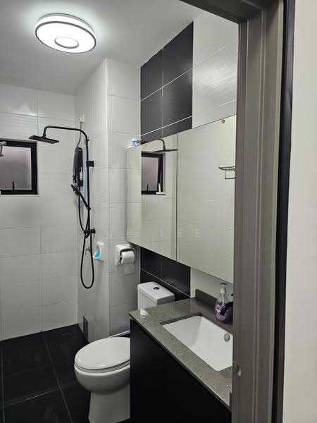 Kediaman Servis untuk Dijual di Sky View - JP Lee - Bathroom - PropertyGuru.com.my