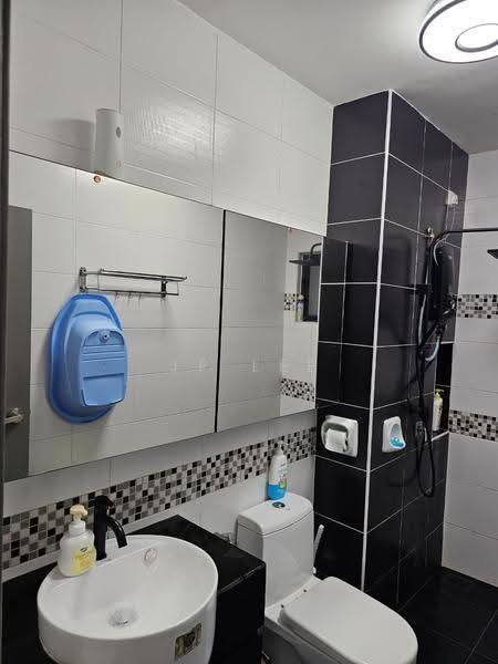 Kediaman Servis untuk Dijual di Sky View - JP Lee - Bathroom - PropertyGuru.com.my