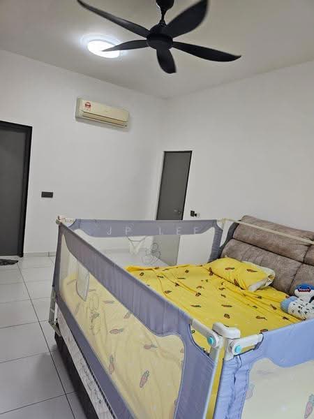 Kediaman Servis untuk Dijual di Sky View - JP Lee - Bedroom - PropertyGuru.com.my