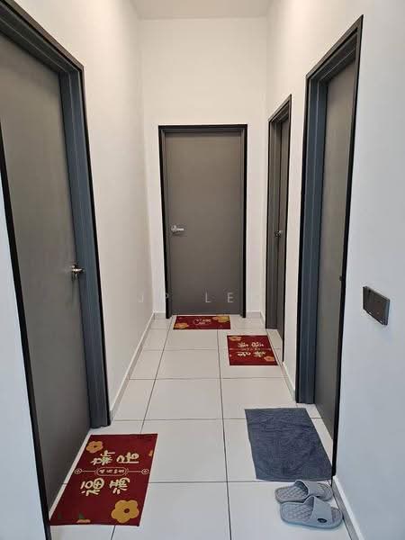 Kediaman Servis untuk Dijual di Sky View - JP Lee - Corridor - PropertyGuru.com.my
