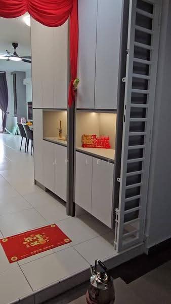 Kediaman Servis untuk Dijual di Sky View - JP Lee - Entrance - PropertyGuru.com.my