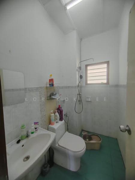 Apartment for Rent at Sri Pinang Apartment - Kor Kok Tee - Bathroom - PropertyGuru.com.my