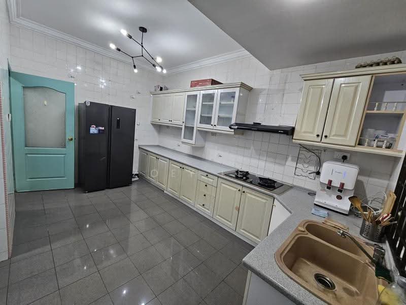 Semi-Detached House for Rent in Taman Perling (Perling) - Zoey Lee - Kitchen - PropertyGuru.com.my