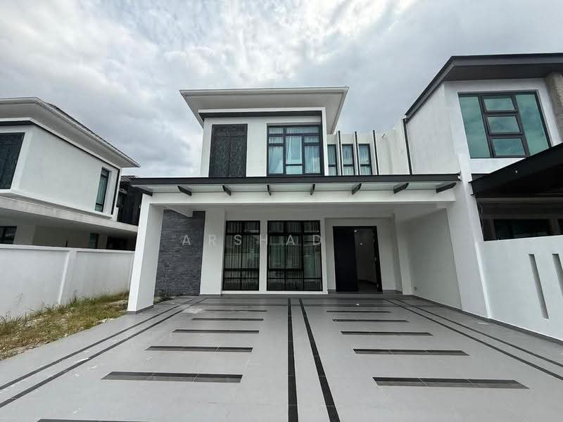 Semi-Detached House for Sale in Setia Tropika (Johor Bahru) - Arshad . - Exterior - PropertyGuru.com.my