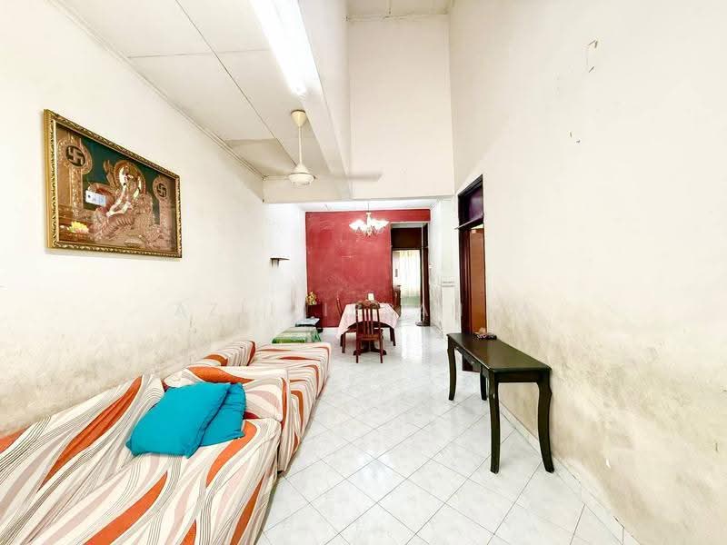 1-storey Terraced House for Sale in Taman Semenyih Indah (Semenyih) - Azli Ibrahim - Living Room - PropertyGuru.com.my