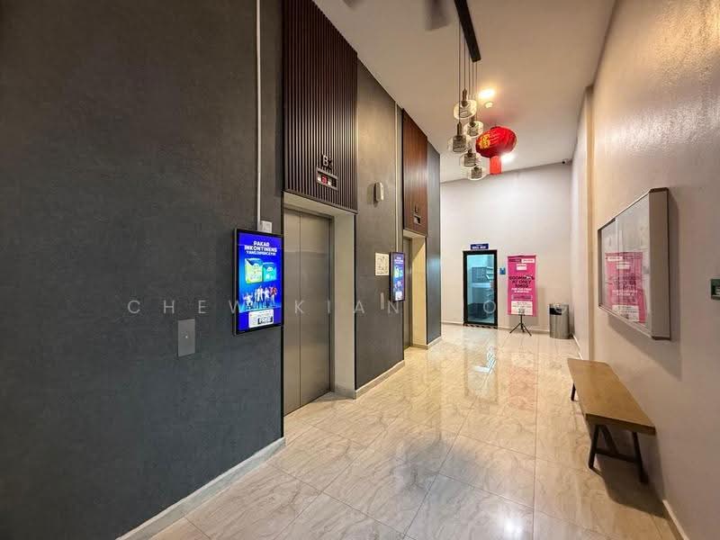 Kediaman Servis untuk Dijual di Sky Gardens Residences - Chew Kian Hong - Corridor - PropertyGuru.com.my