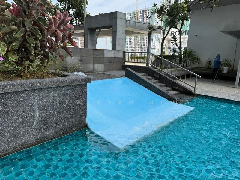 Kediaman Servis untuk Dijual di Sky Gardens Residences - Chew Kian Hong - Exterior - PropertyGuru.com.my
