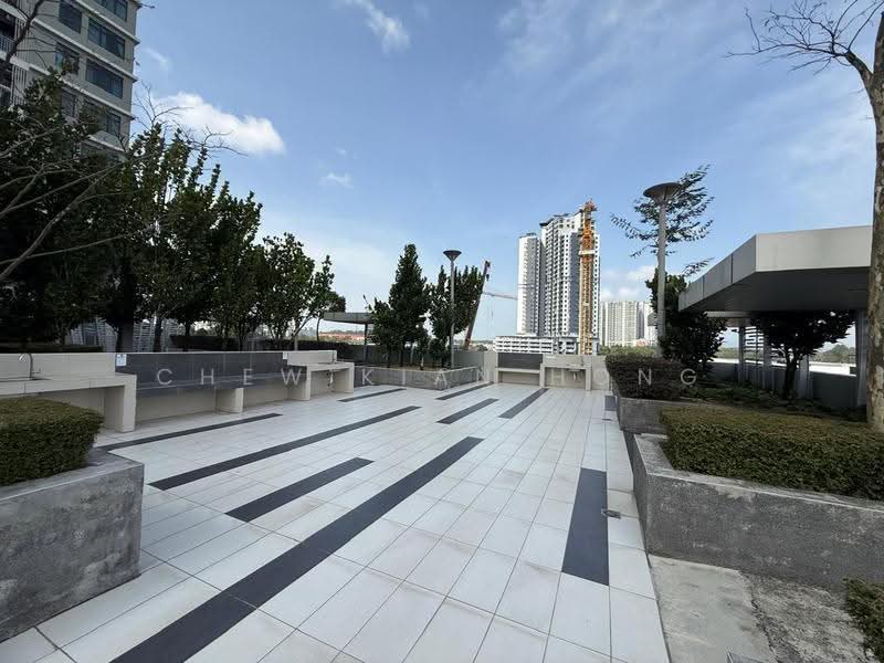 Kediaman Servis untuk Dijual di Sky Gardens Residences - Chew Kian Hong - Exterior - PropertyGuru.com.my